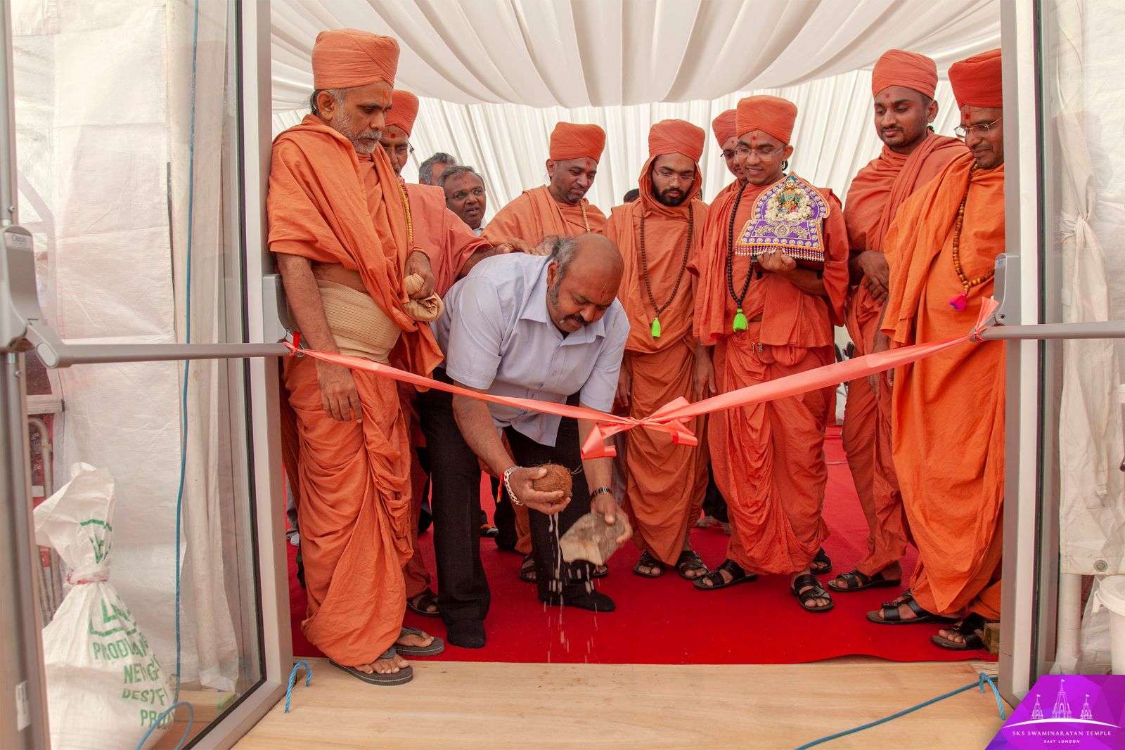 ©1987-2017 SKS Swaminarayan Temple East London